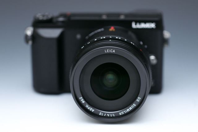 ライカブランドの大口径・広角レンズ、パナソニック「LEICA DG 