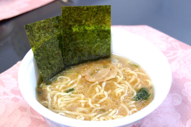 横浜とんこつ家が完成! 豚骨の旨みと醤油の濃厚な味わいのバランスが絶妙です
