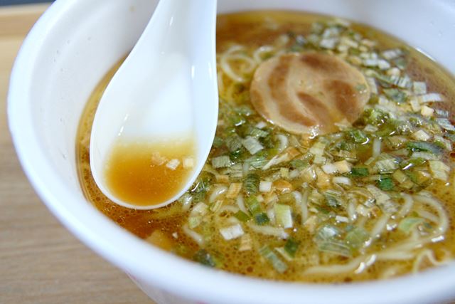 甘みのある醤油スープが旨い!