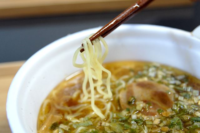 「凄麺」シリーズでおなじみのモチモチ麺