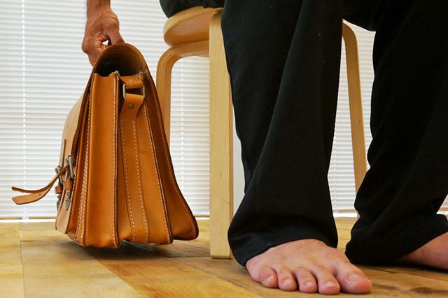トレーニング中はカバンを床につけないように!