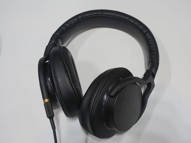 2900台限定のMDR-1A Limited Edition。マットブラックカラーがかなりシックでかっこいい