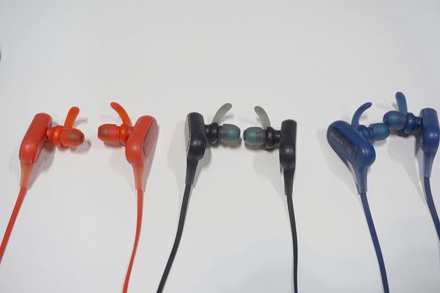 IPX4相当の防滴に対応したBluetoothイヤホン入門機のMDR-XB50BS