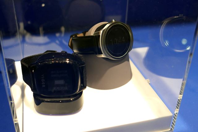 CEATEC2016会場にてTDK社の展示より。スマートウォッチ製品のイメージ
