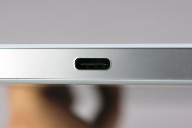USB Type-C�ݡ��Ȥ���ѡ����Ŵ�䥱���֥뤬Ʊ������ʤ��Τ����Ӥ�������ɬ�פ�����