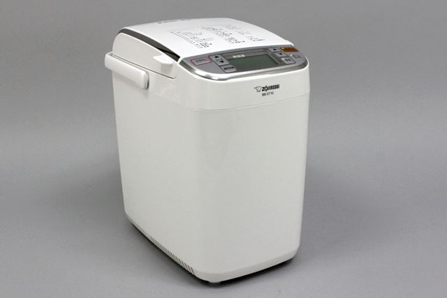 ホームベーカリー初心者が挑戦！ 「パンくらぶ BB-ST10」で薄力粉から
