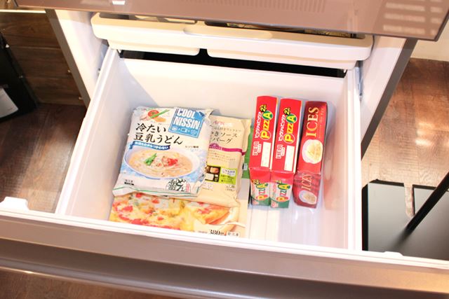 冷凍庫内の様子。庫内容量は99リットル